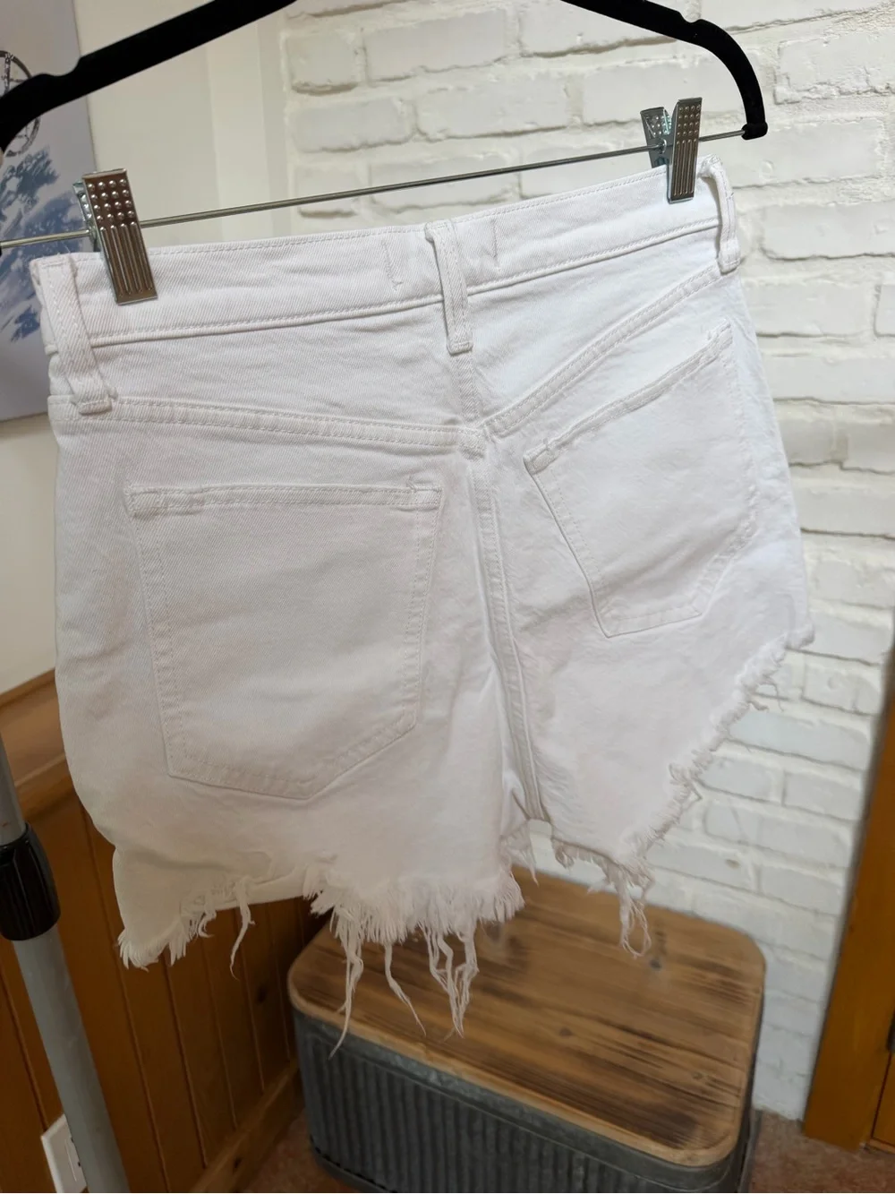 Abercrombie & Fitch Curve Love High Rise White Mom Shorts Size 27 / 4 - Picture 9 of 11
